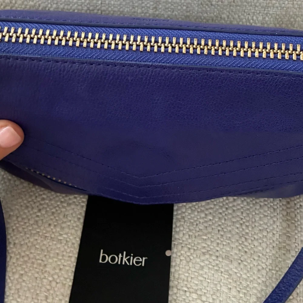Botkier EUC Trigger Envelope Royal Blue Leather Crossbody Bag with Gold Accents - Picture 4 of 14